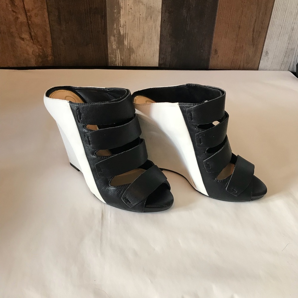 Jessica Simpson edgy wedges size 7.5